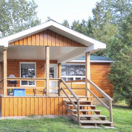 Sunny Hill Resort Barrys Bay Экстерьер фото